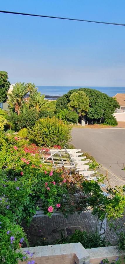 Belle Vue Guesthouse 허머너스 외부 사진