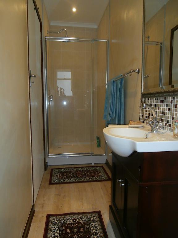 Belle Vue Guesthouse 허머너스 객실 사진